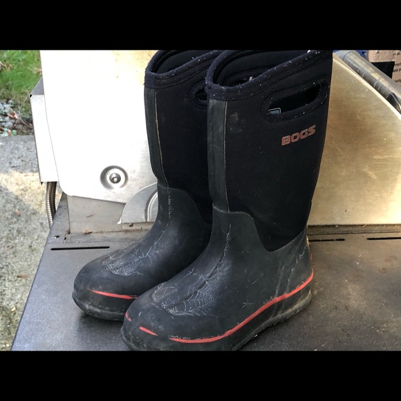 boys bogs size 12